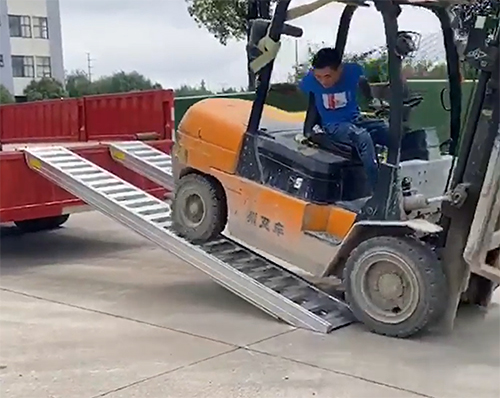 绥化铝合金梯子的安全问题必须高度重视